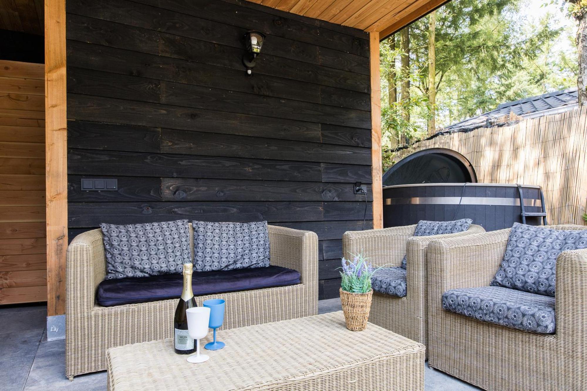 Veluwe Hoenderloo Luxury Chalet With Private Sauna And Hot Tub - Swimming Pool Tennis Court Supermarket Bowling Alley Theatre And Entertainment For Children Luaran gambar
