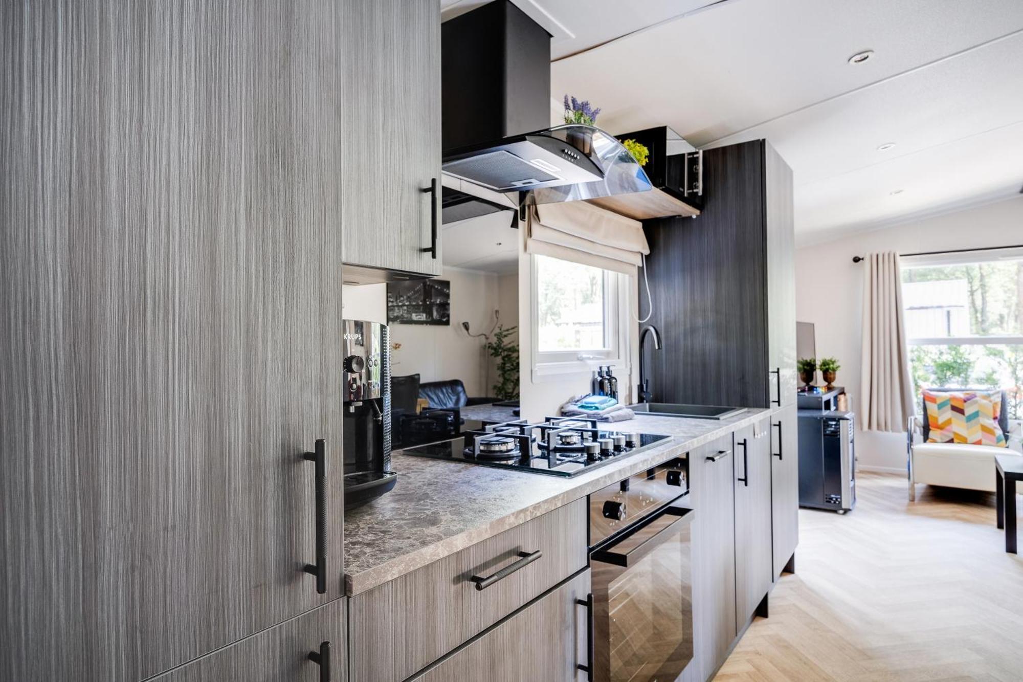 Veluwe Hoenderloo Luxury Chalet With Private Sauna And Hot Tub - Swimming Pool Tennis Court Supermarket Bowling Alley Theatre And Entertainment For Children Luaran gambar