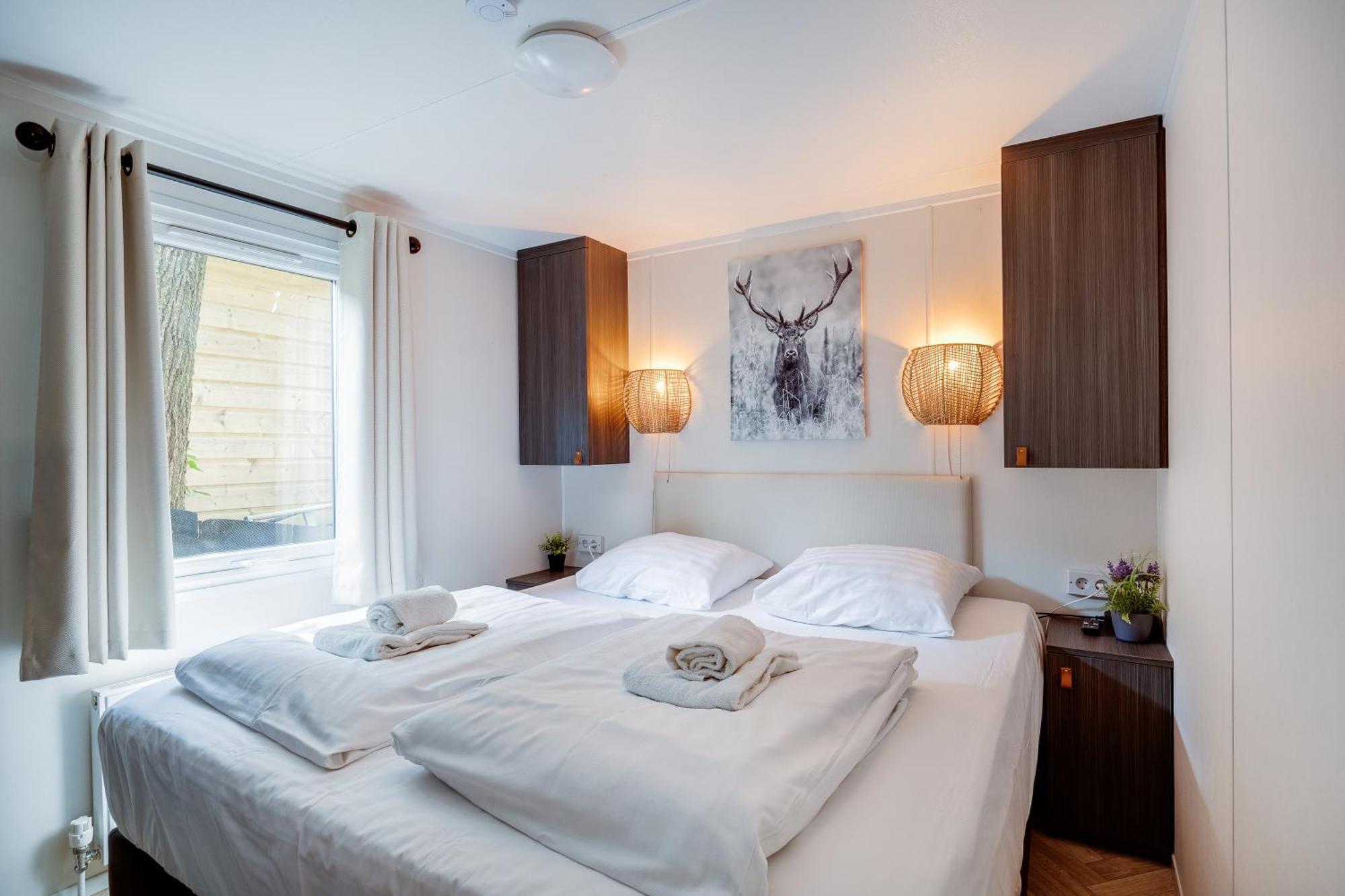 Veluwe Hoenderloo Luxury Chalet With Private Sauna And Hot Tub - Swimming Pool Tennis Court Supermarket Bowling Alley Theatre And Entertainment For Children Luaran gambar